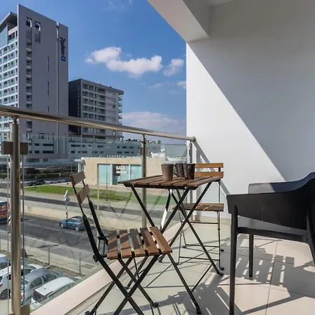 Harbor 203 Stylish 1-bedroom In * لارنكا